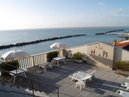 Manzi Hotel 3*